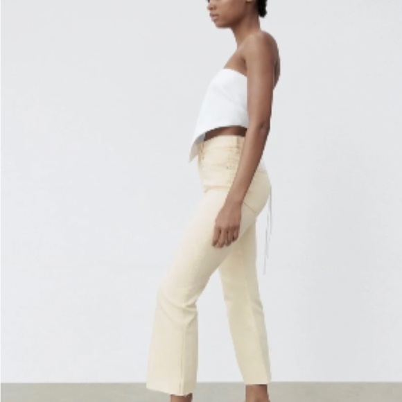 NWT ZARA MID RISE CROPPED FLARE JEANS CREAM SIZE 10 - Picture 3 of 7